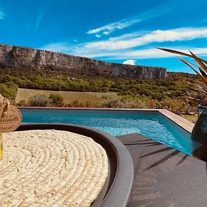 https://gite-la-madeleine-du-luberon.fr-provencehotel.com